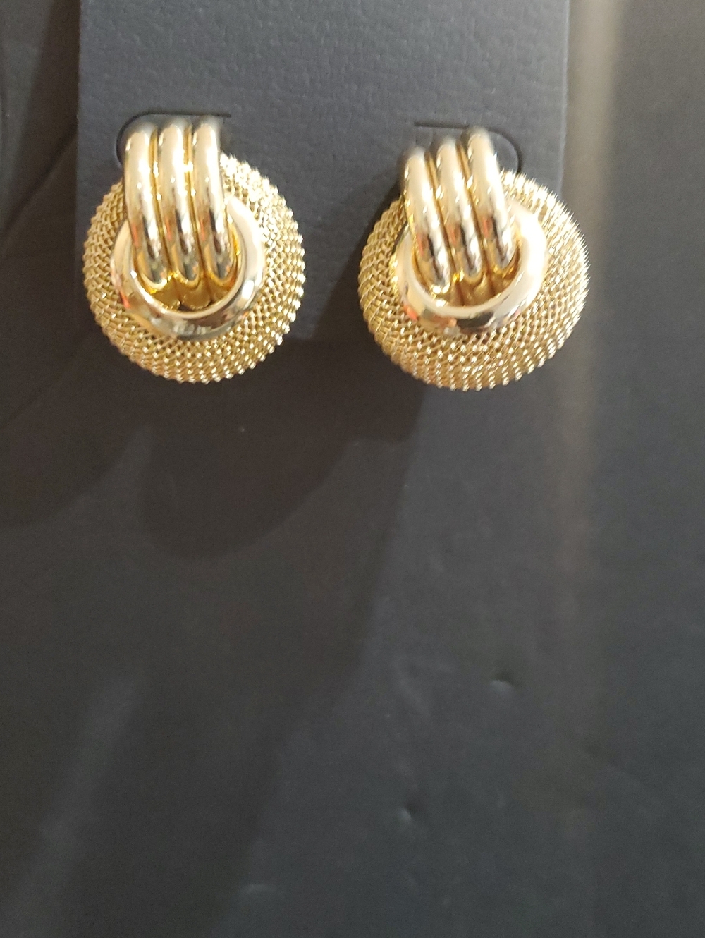 Steve Madden gold tone net mesh circle triple hoop stud back earrings brand new - Picture 5 of 8